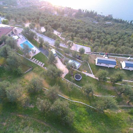 Agricampeggio Relax Maxicaravan Castelletto Di Brenzone Eksteriør billede