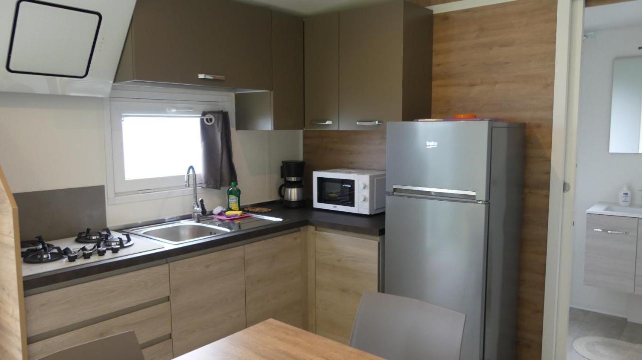 Agricampeggio Relax Maxicaravan Castelletto Di Brenzone Eksteriør billede
