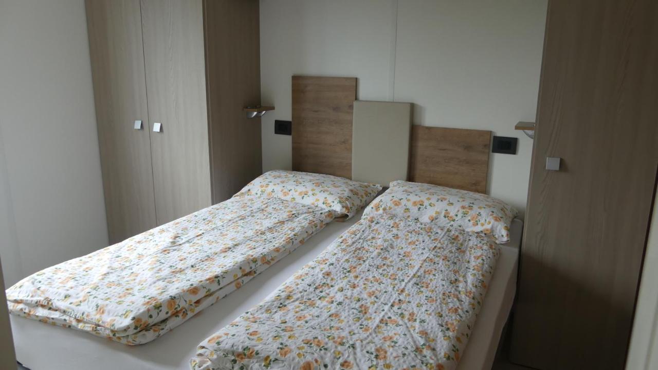 Agricampeggio Relax Maxicaravan Castelletto Di Brenzone Eksteriør billede