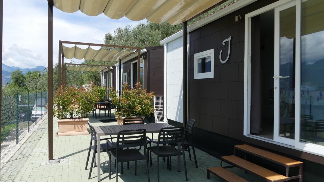 Agricampeggio Relax Maxicaravan Castelletto Di Brenzone Eksteriør billede